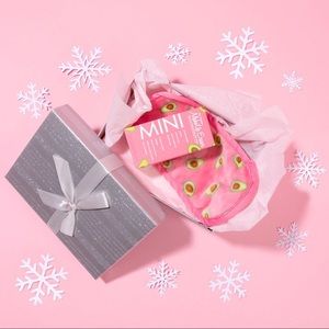 Makeup Eraser Mini Avocado AND FREE Pink Boxed Sample